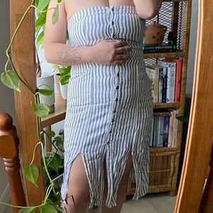 BDG Sz 4 Dress in the color White & Navy Blue